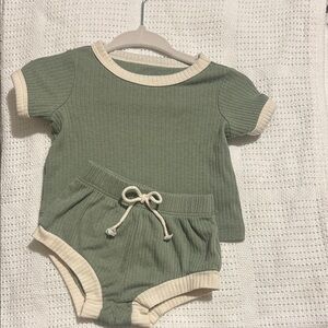 Ribbed Green and Cream Diaper Cover Set